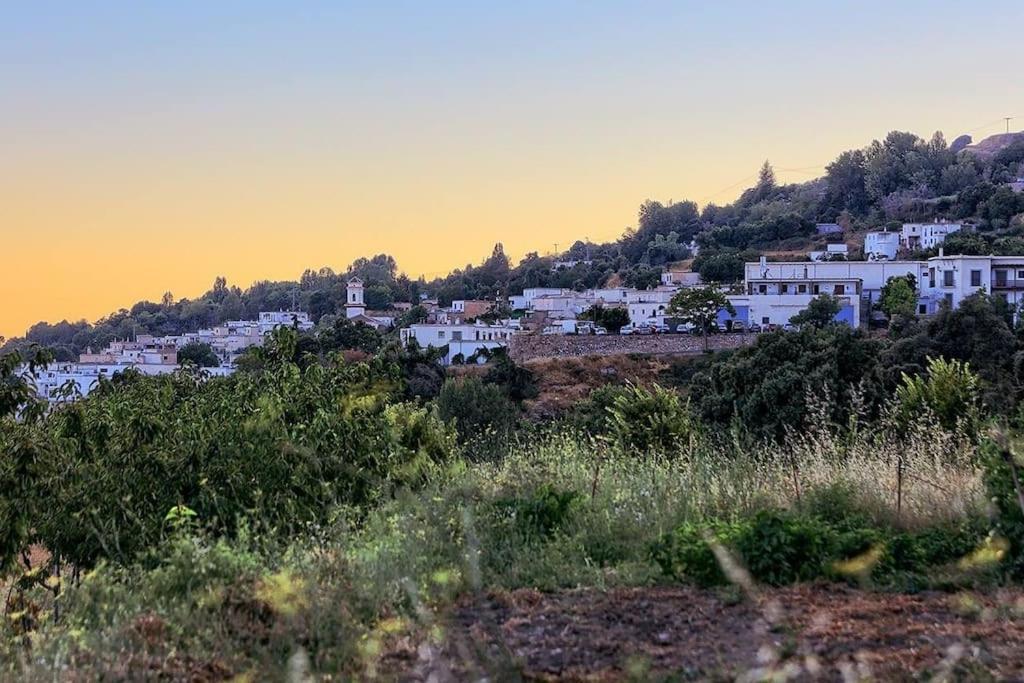 La Casa Rural De Paco Y Ana Питрес Экстерьер фото