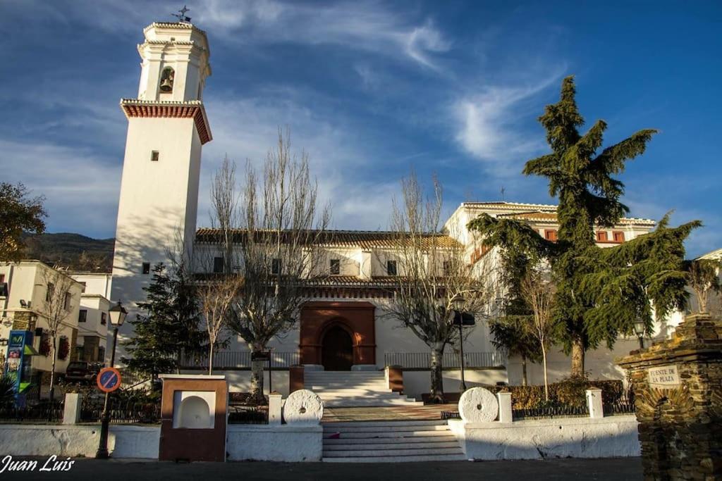 La Casa Rural De Paco Y Ana Питрес Экстерьер фото
