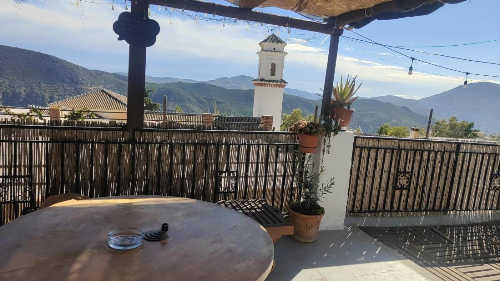 La Casa Rural De Paco Y Ana Питрес Экстерьер фото